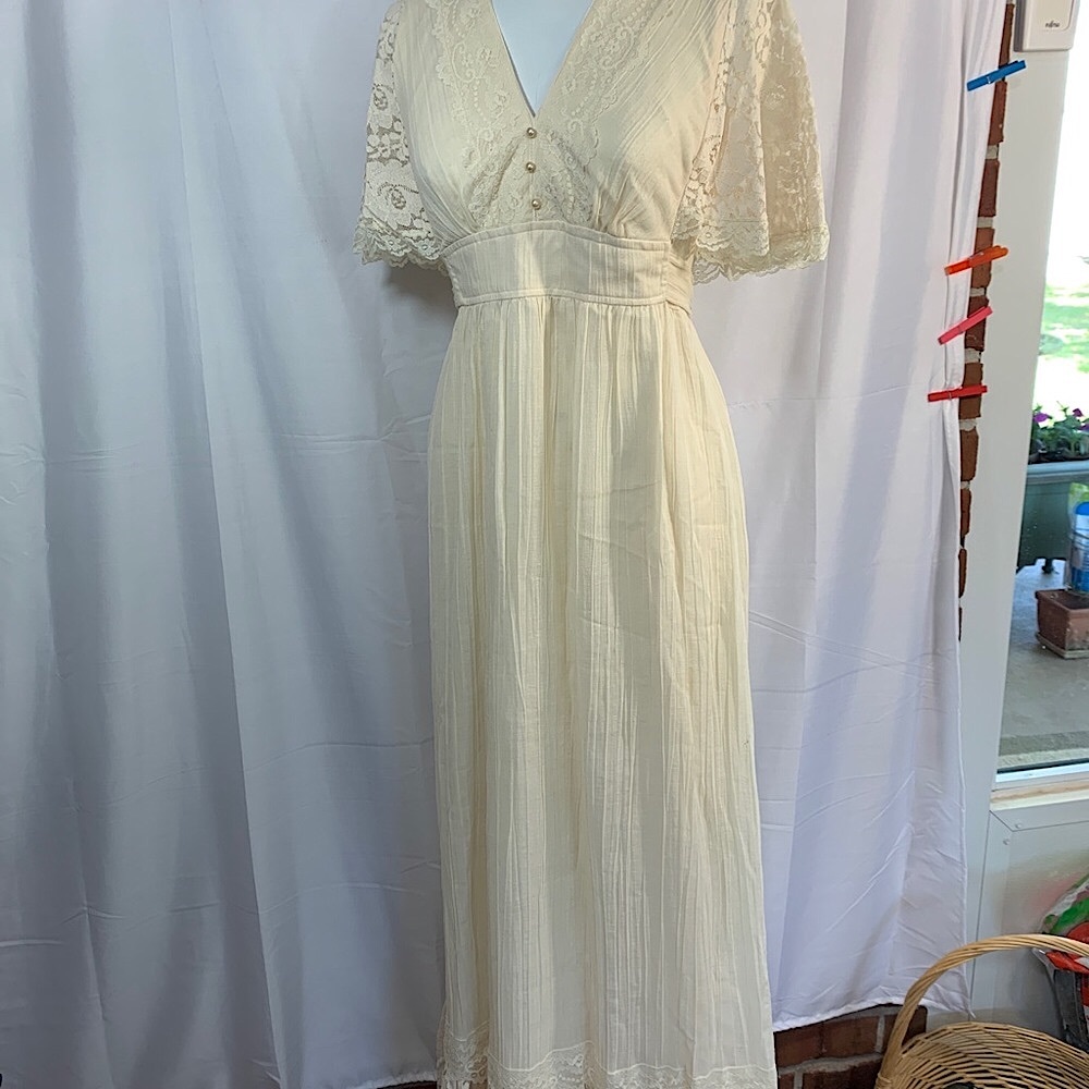 Vintage 1978 Prairie style dress Ivory Lace Maxi 7